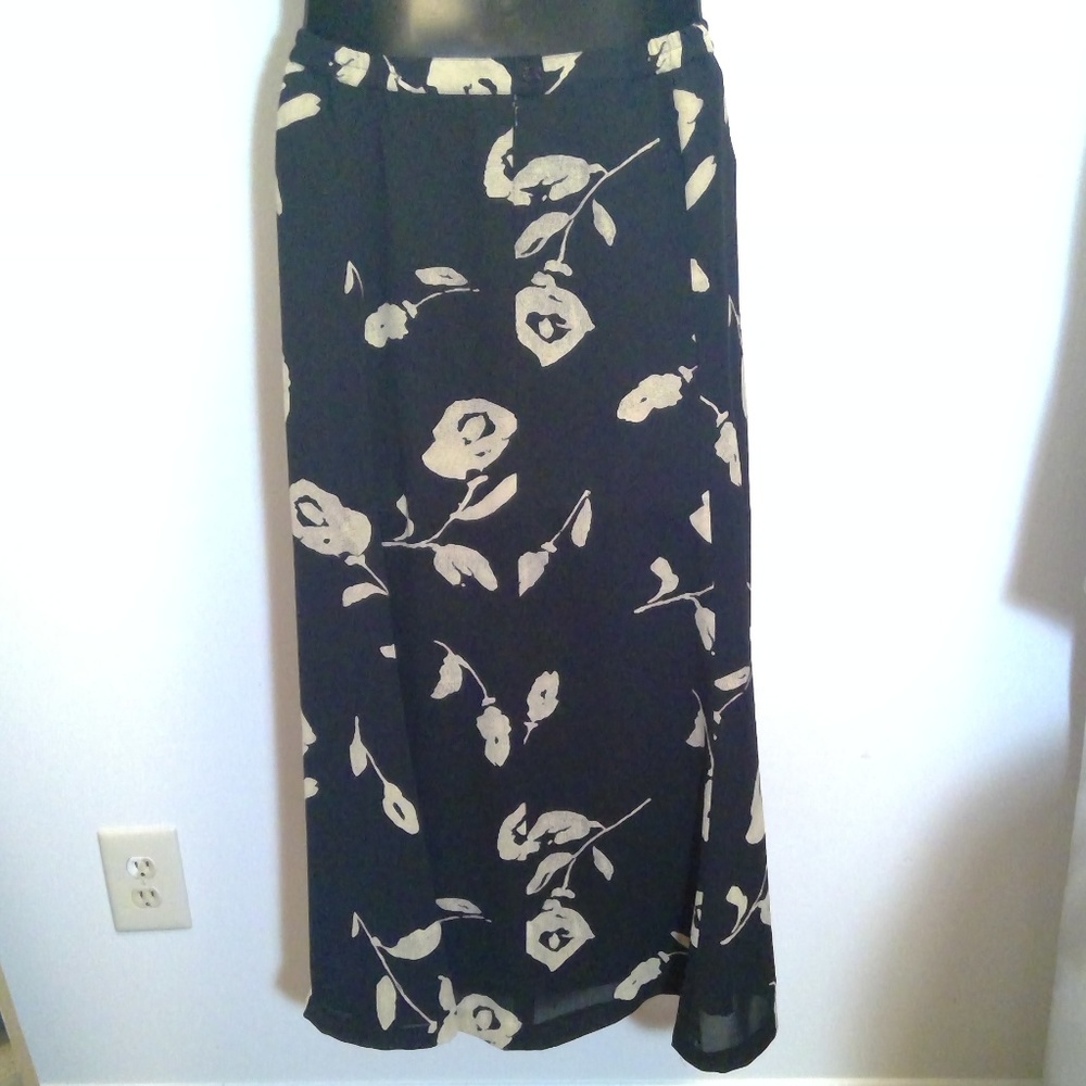 Printed Skirt - Picture 4 of 6